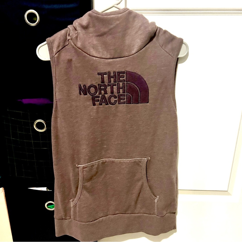 The North Face Avalon Half dome plum Women's sleeveless Hoodie